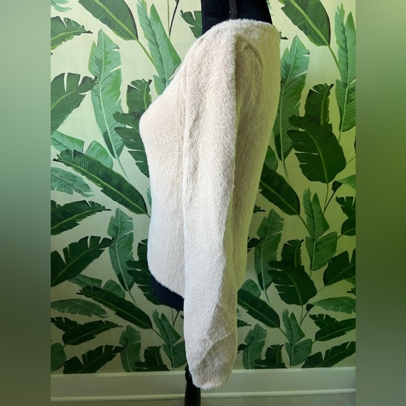 Le Lis Beige Fuzzy Square Neck Sweater Top Size L - Picture 2 of 5